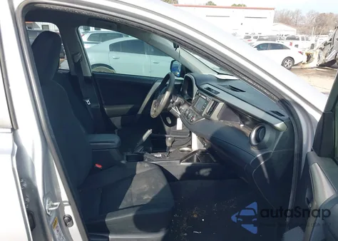 2015 Toyota Rav4 Le z USA, uszkodzony, nr VIN 2T3ZFREV9FW199407